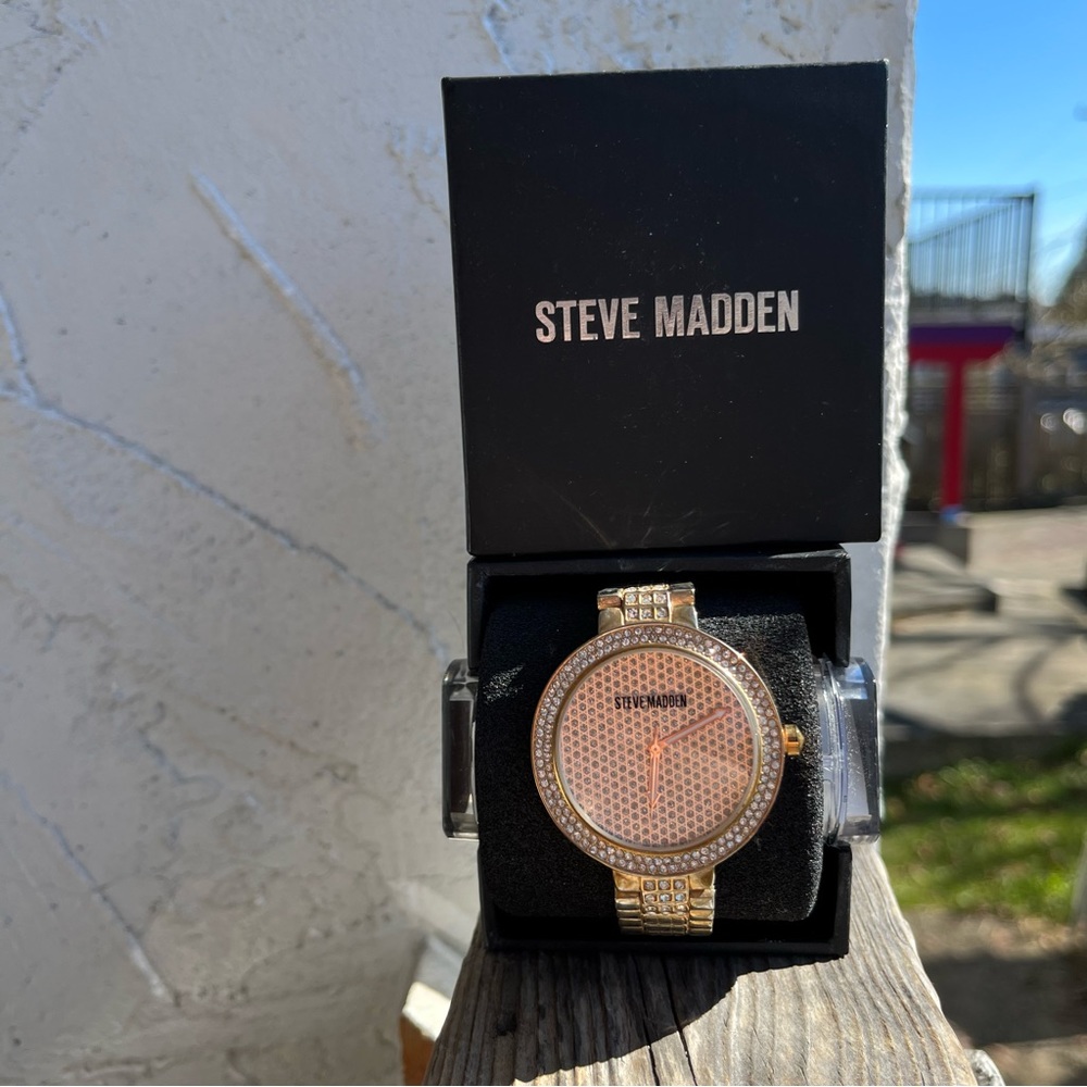 Steve Madden Women’s Gold Watch!